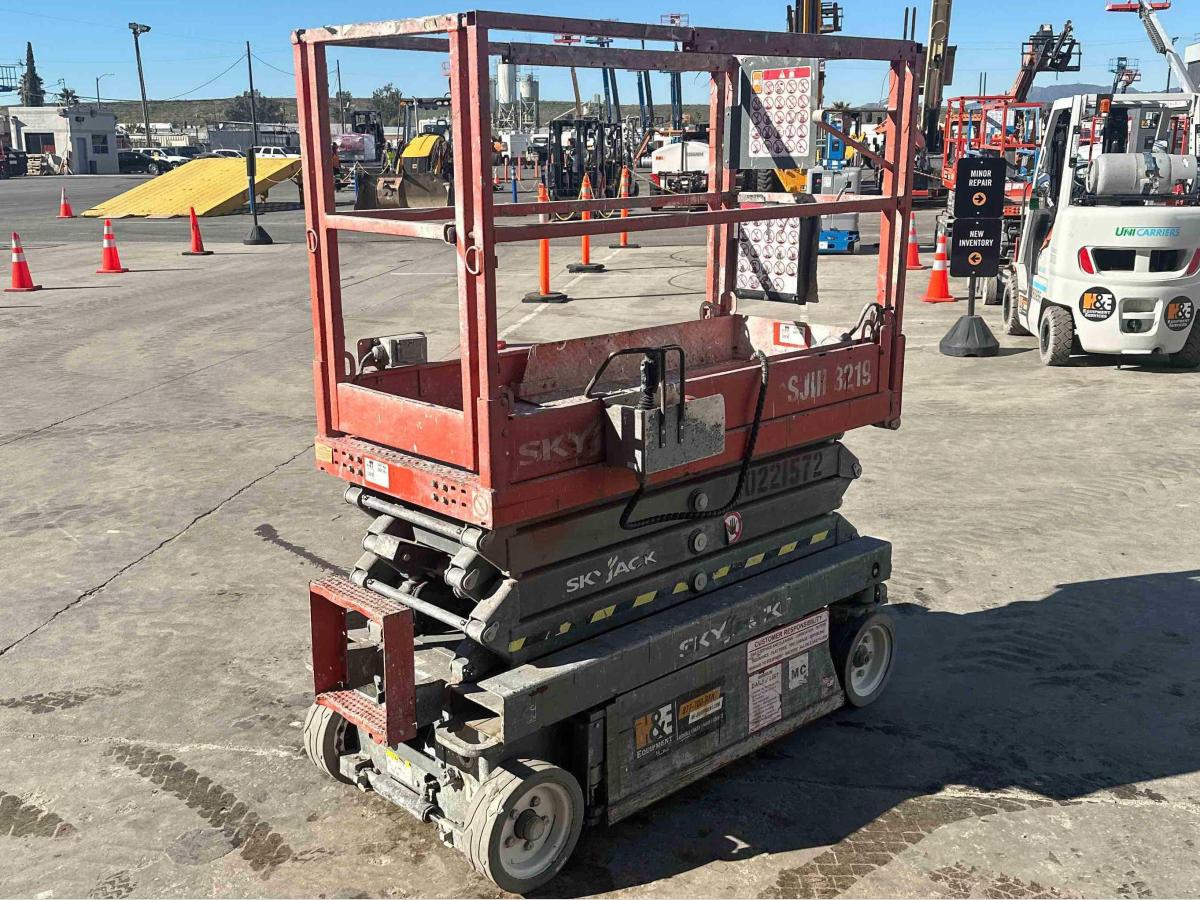 2017 Skyjack SJ3219