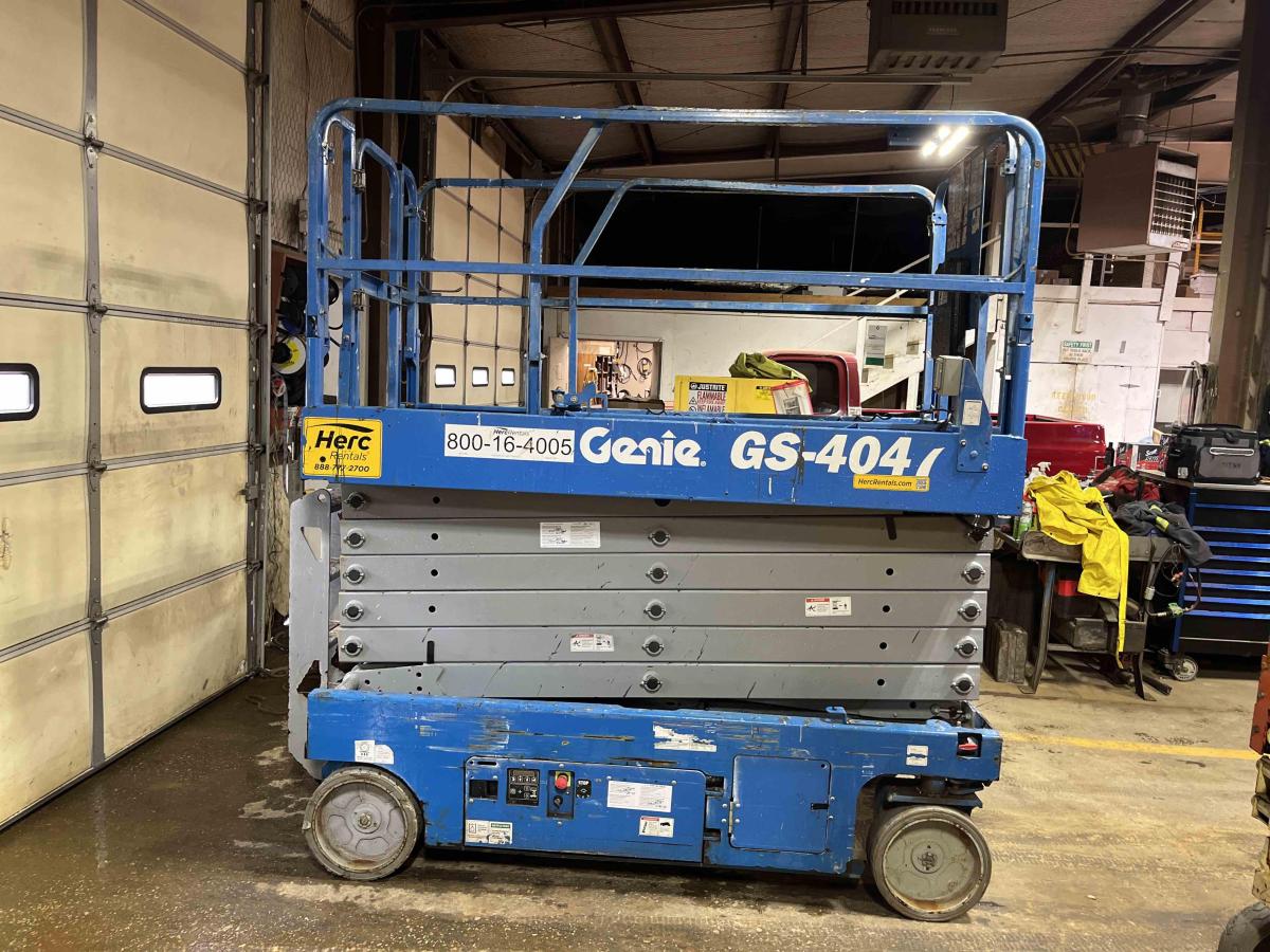 2017 Genie GS-4047