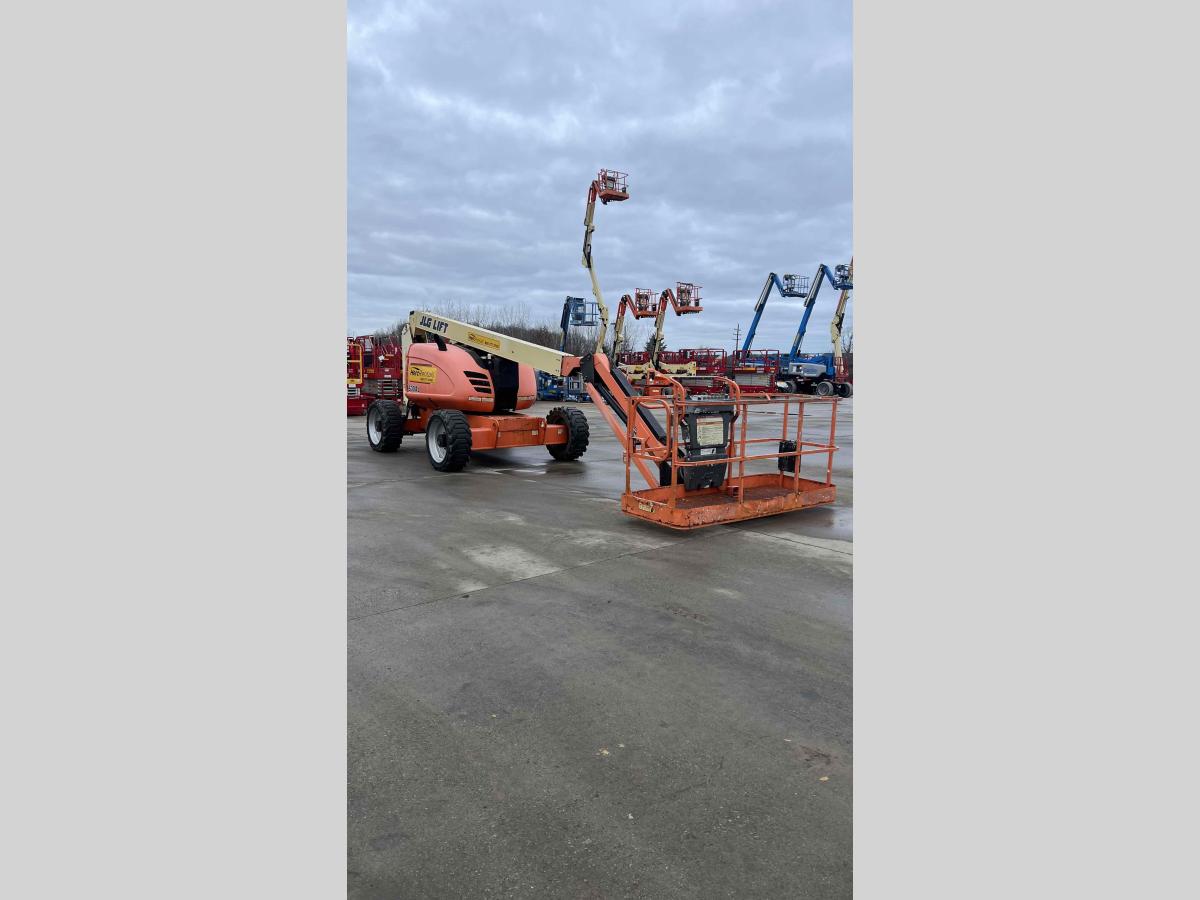 2014 JLG 600AJ