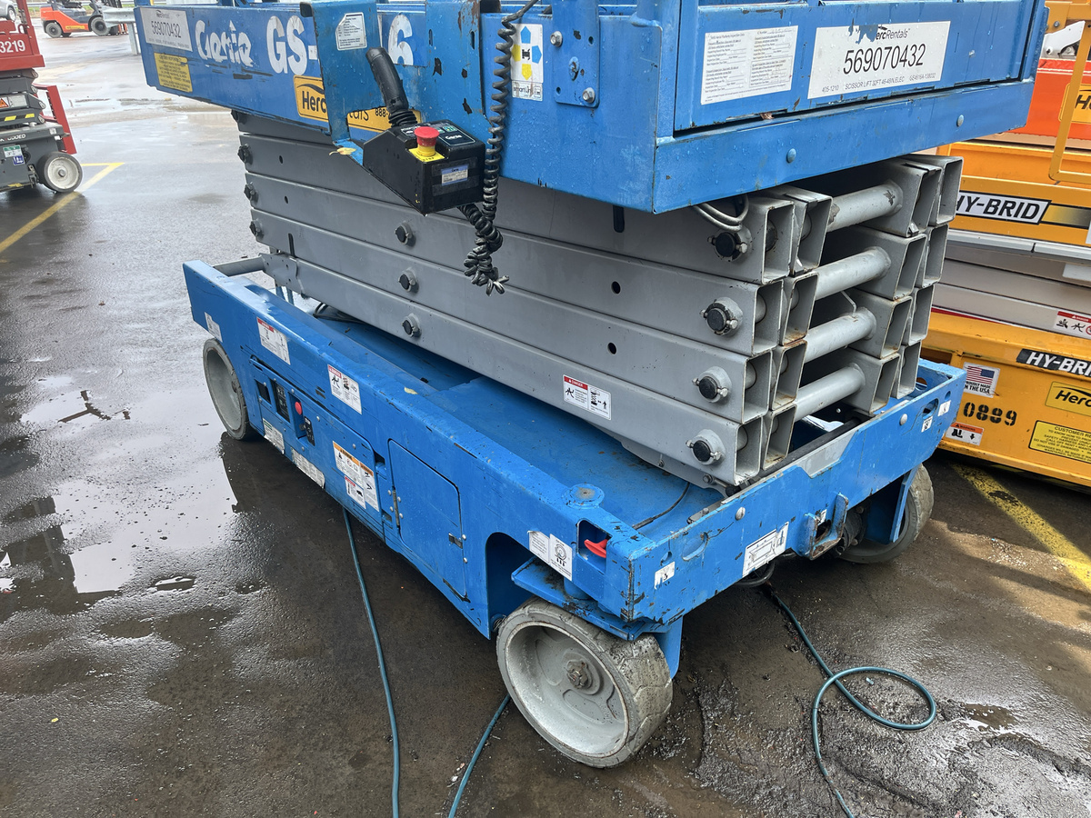 2016 Genie GS-3246-4
