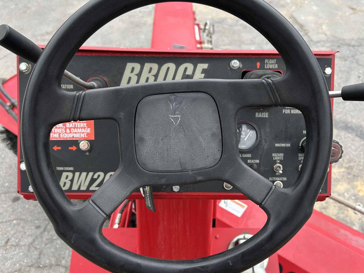 2022 Broce BW260-8