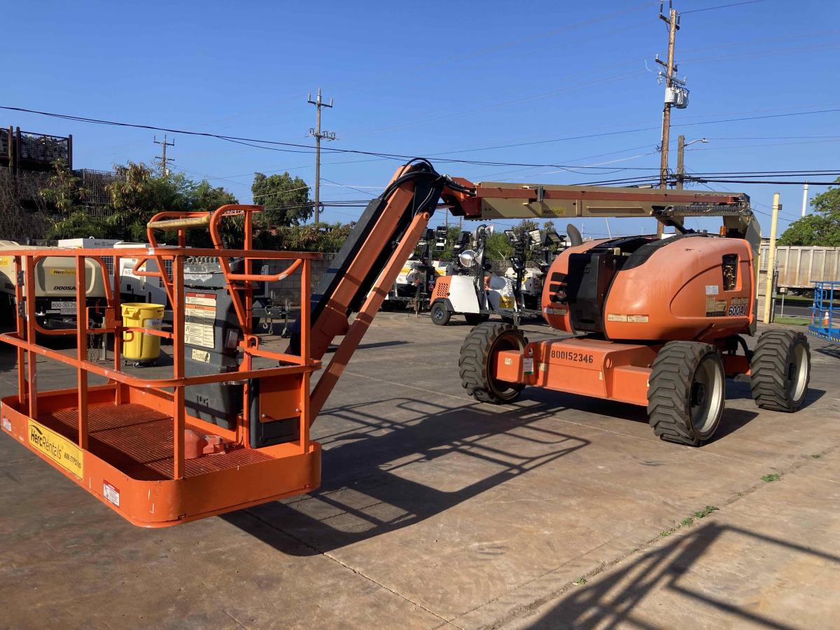 2017 JLG 600AJ