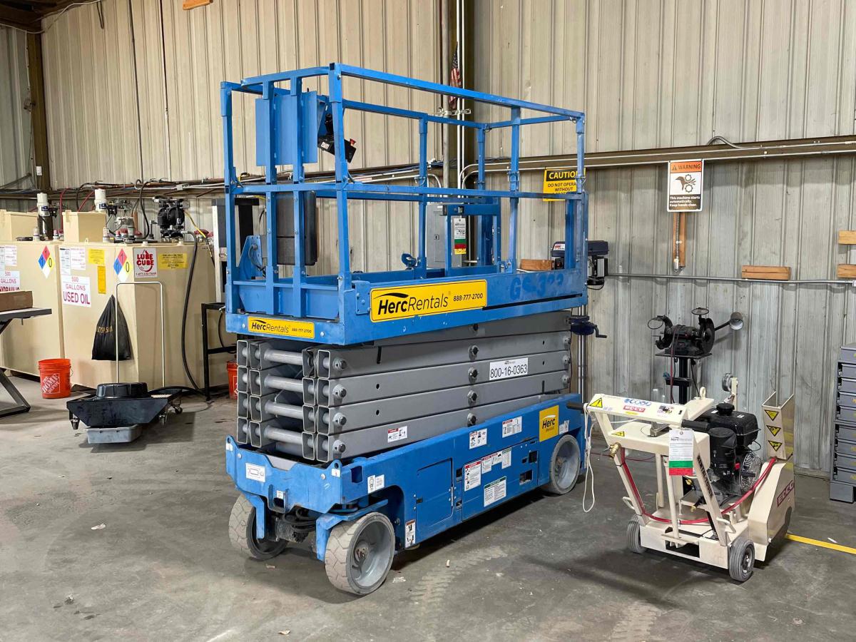 2017 Genie GS-3232