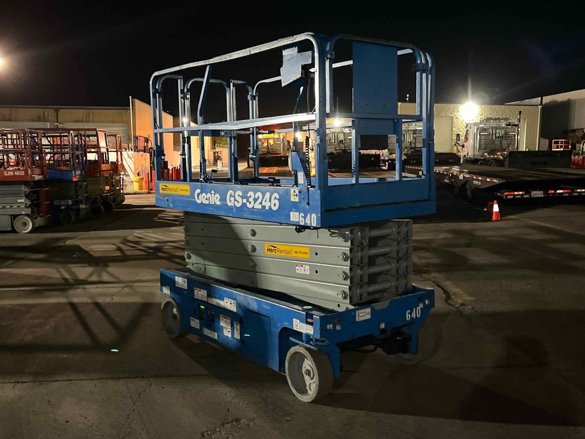 2016 Genie GS-3246