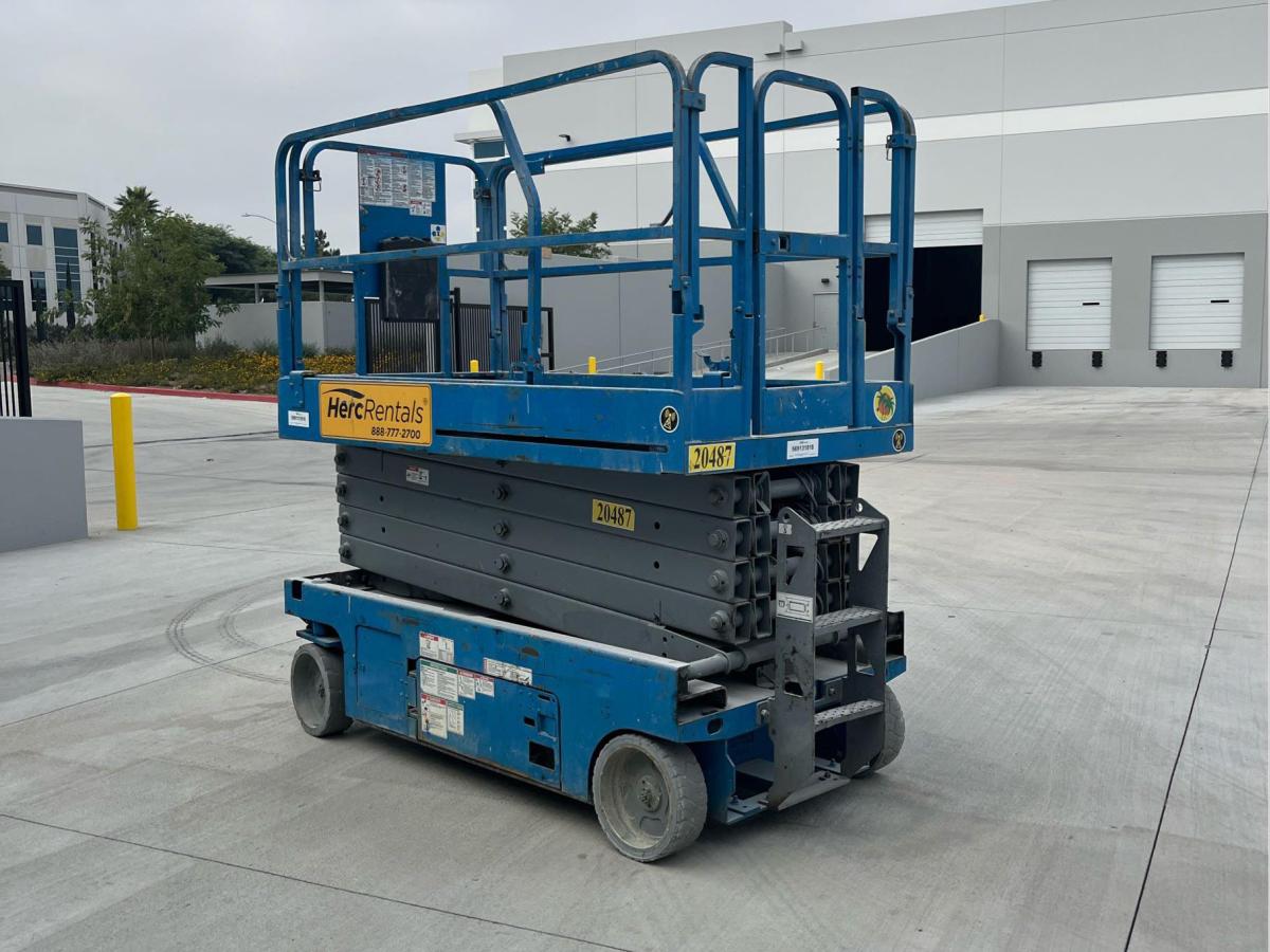 2016 Genie GS-3246