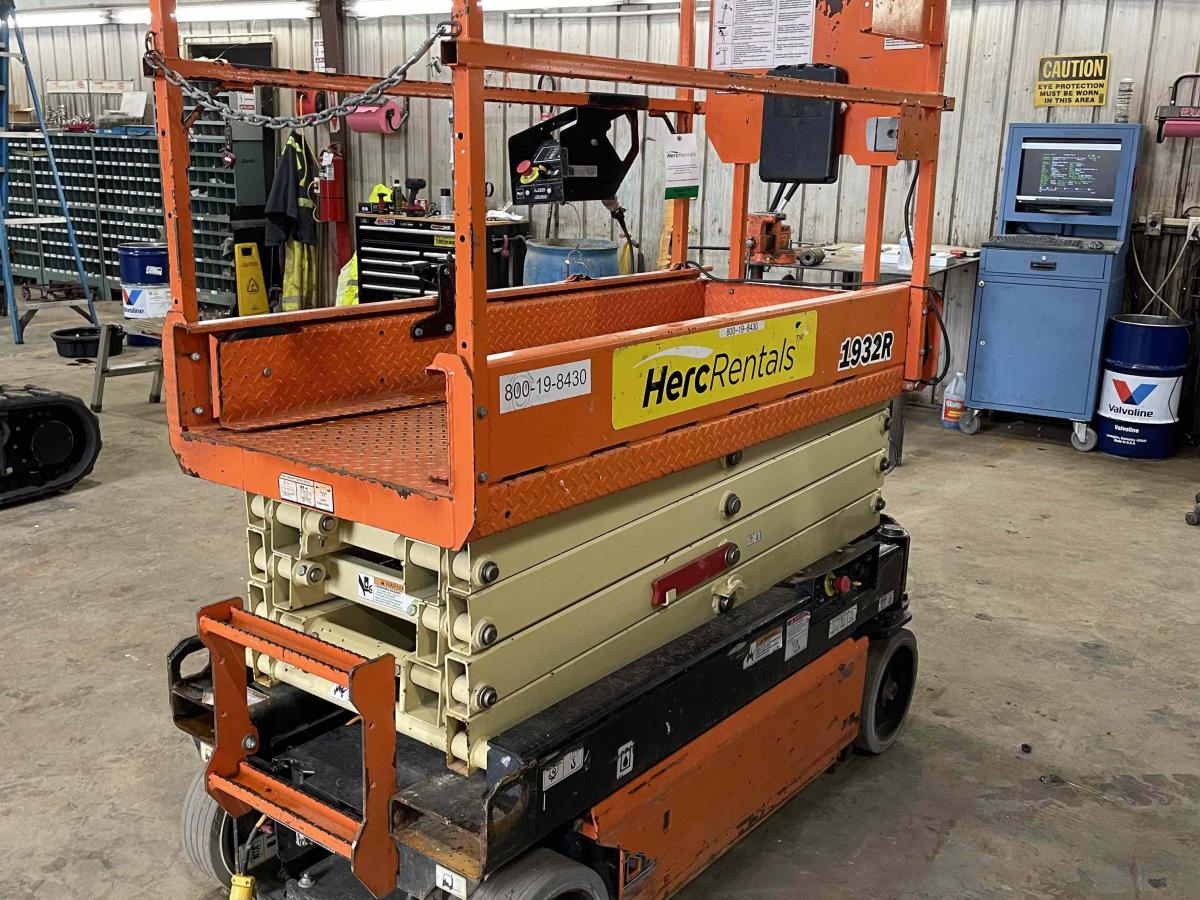 2018 JLG 1932R-6