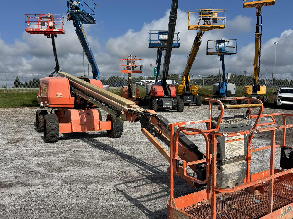 2018 JLG 660SJ-2