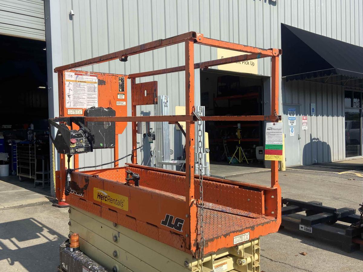 2018 JLG 1932R