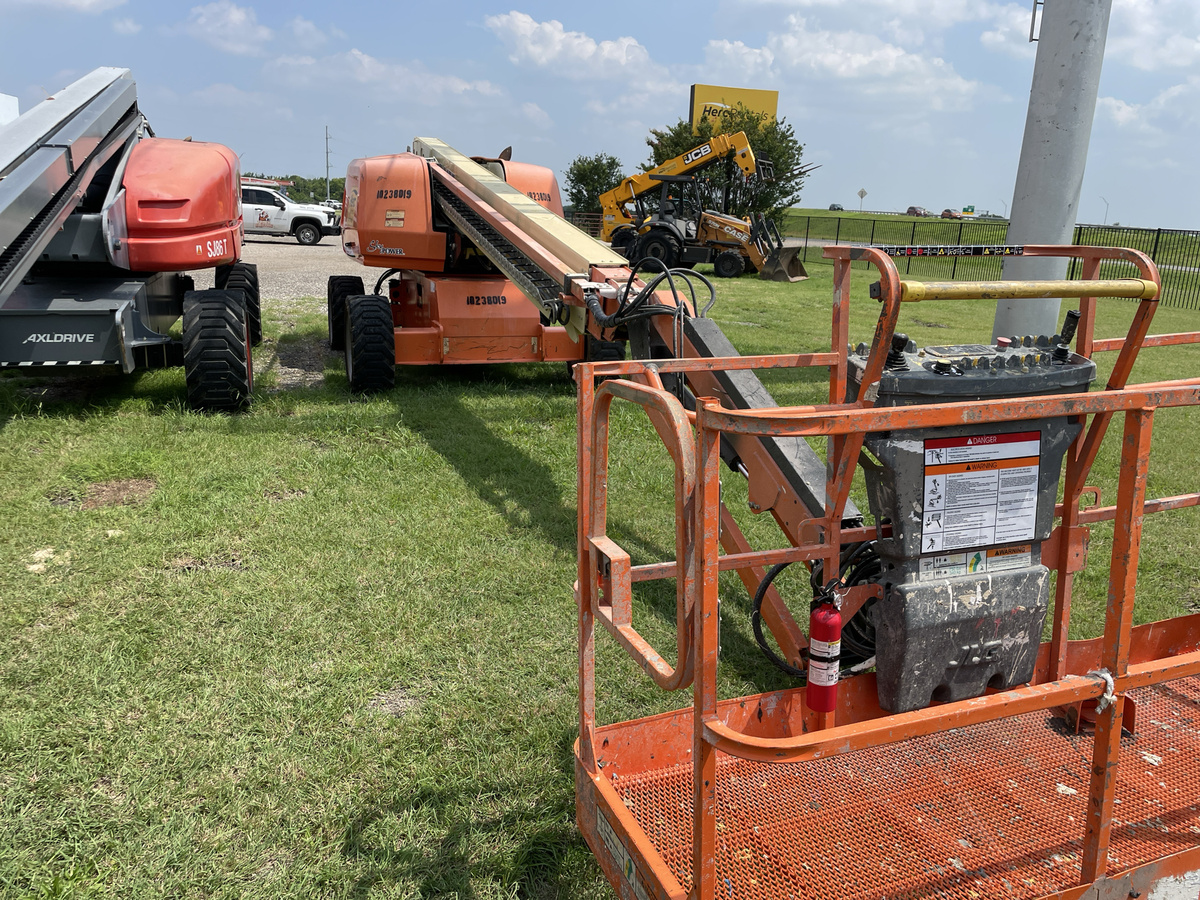 2018 JLG 660SJ-2