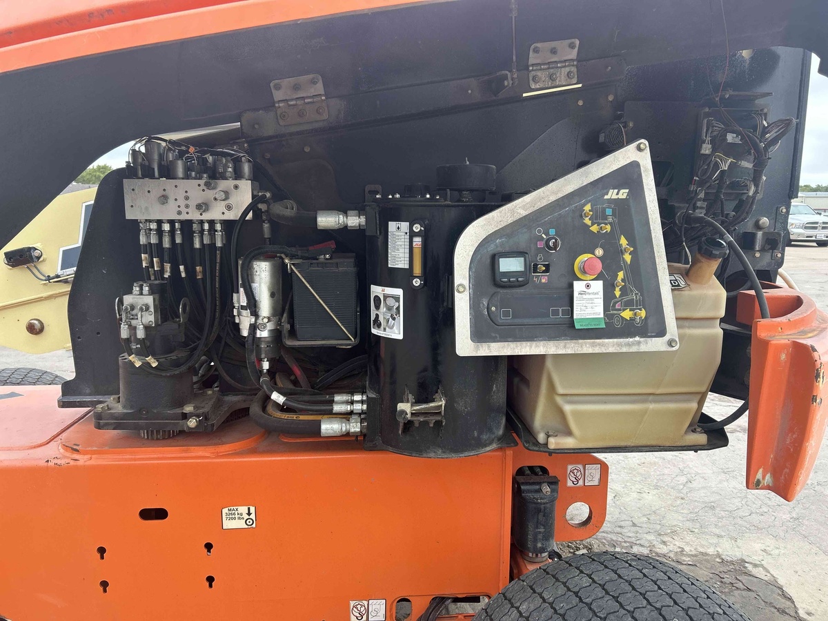 2017 JLG 400S-6