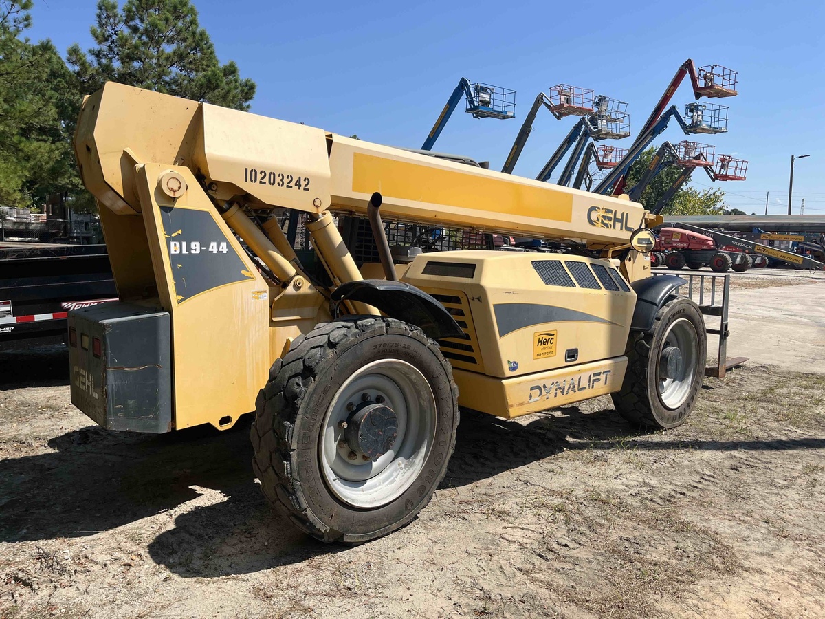 2016 Gehl DL9-44-3