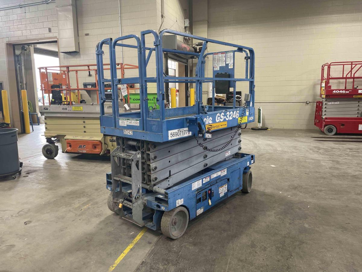 2016 Genie GS-3246-4