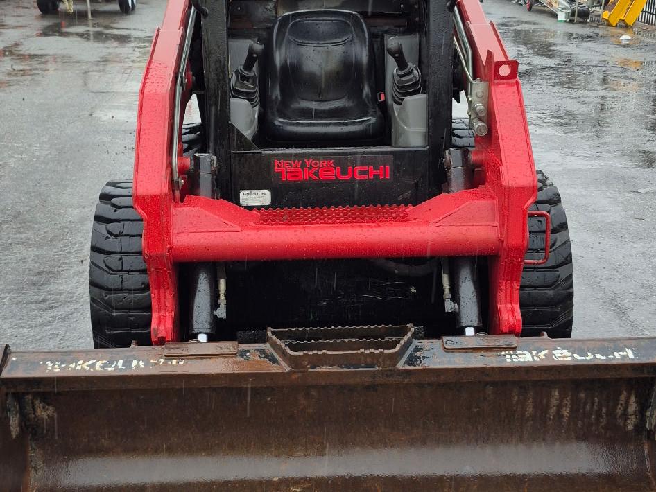 2016 Takeuchi TS50V