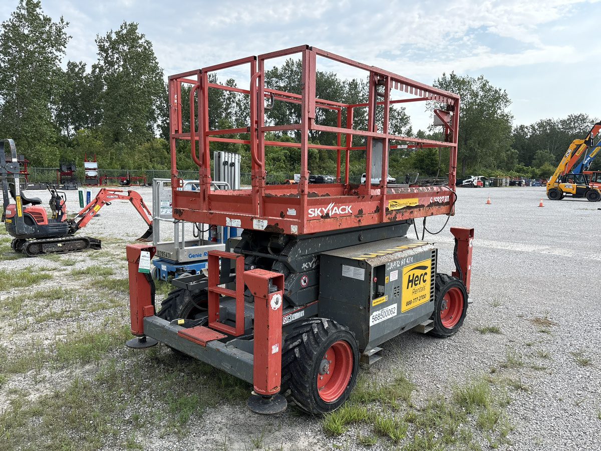 2018 Skyjack SJ-6826RT