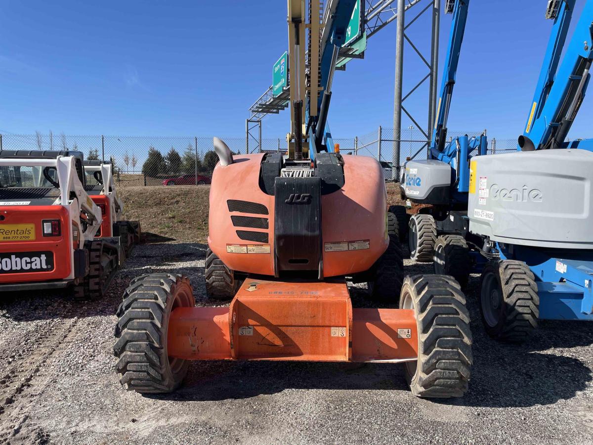 2017 JLG 600AJ