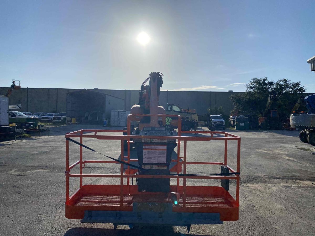 2017 JLG 1200SJP-15