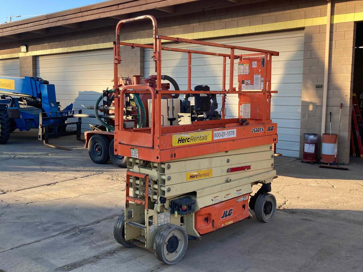 2018 JLG 2632ES-4