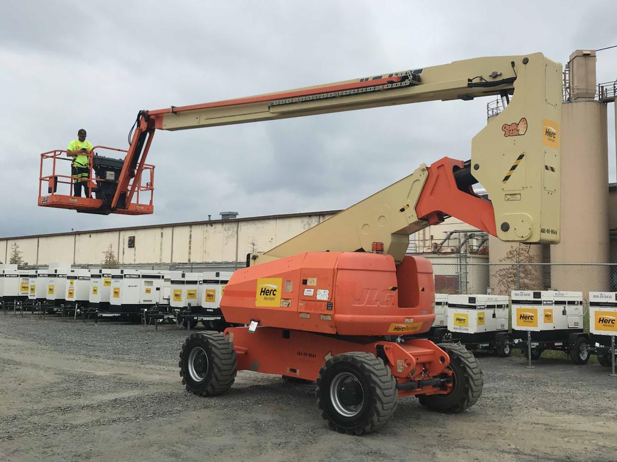 2012 JLG 800AJ
