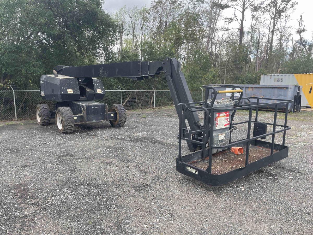 2017 JLG 660SJ