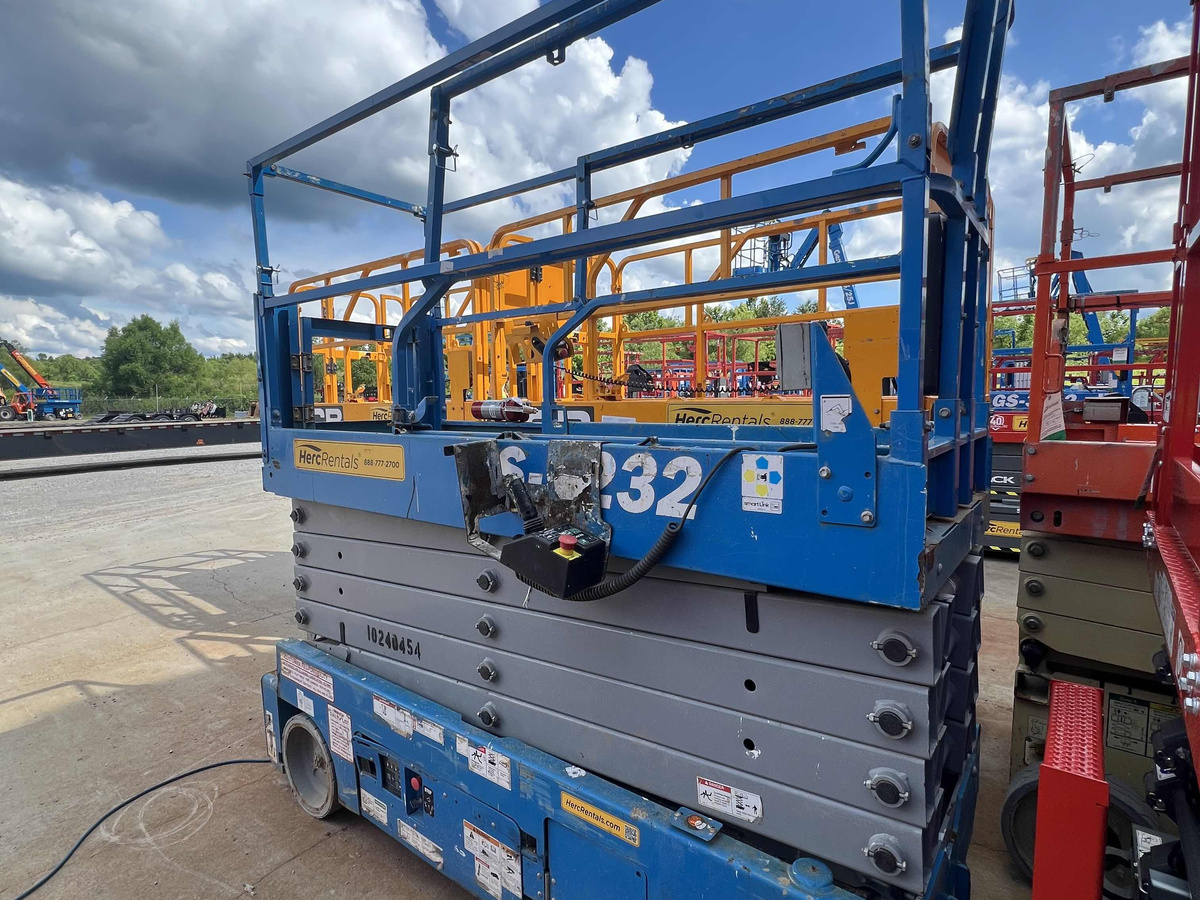 2019 Genie GS-3232-6