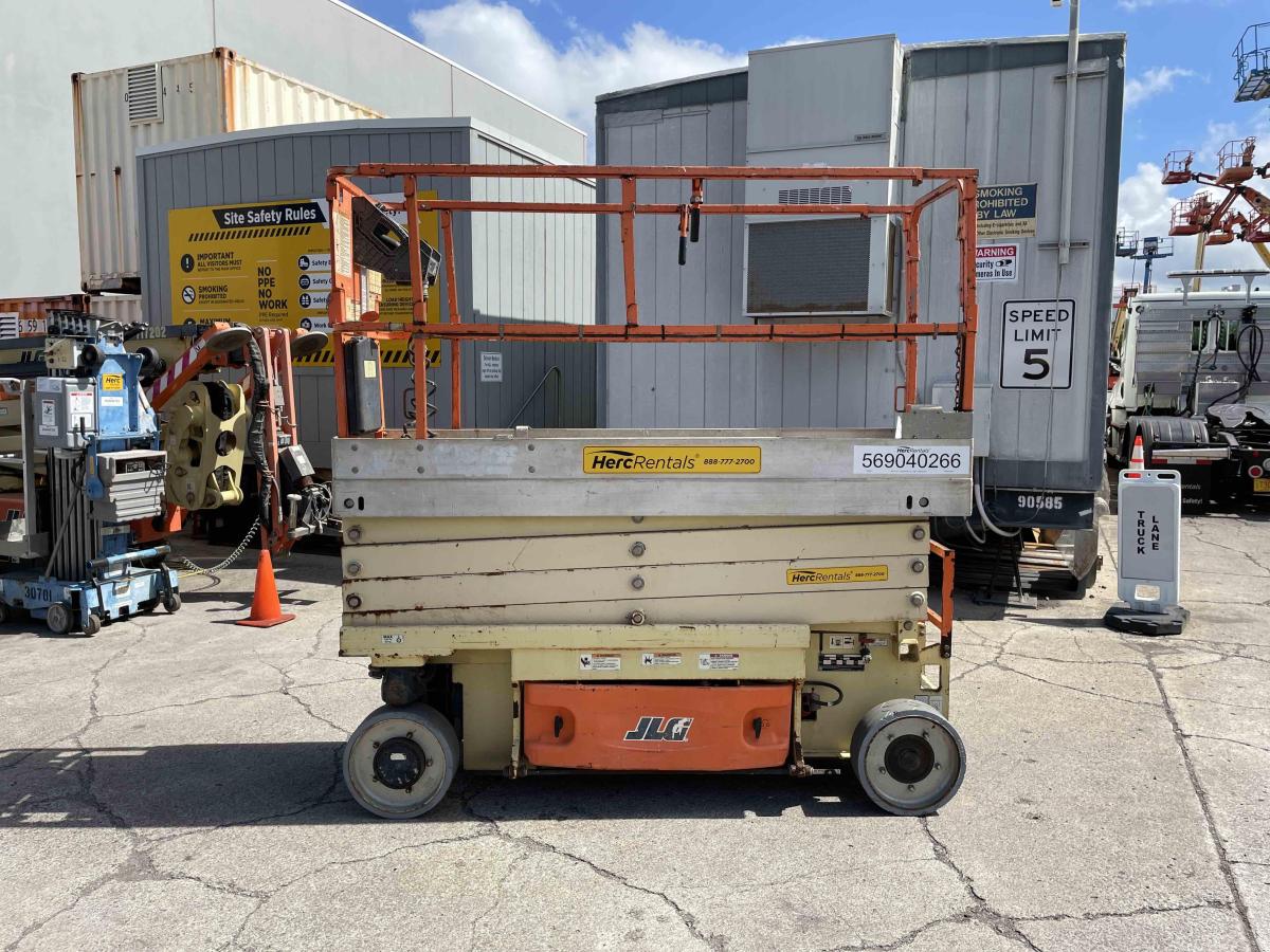 2012 JLG 2630ES