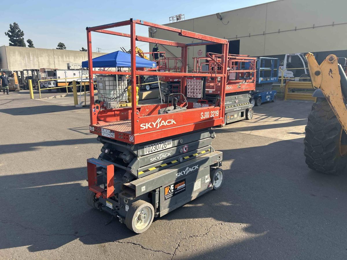 2017 Skyjack SJ3219