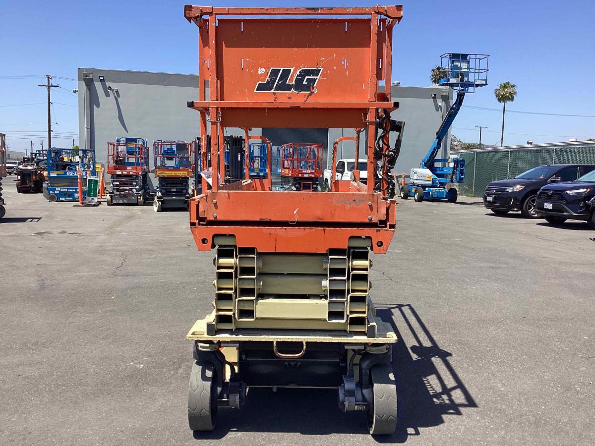 2016 JLG 3246ES