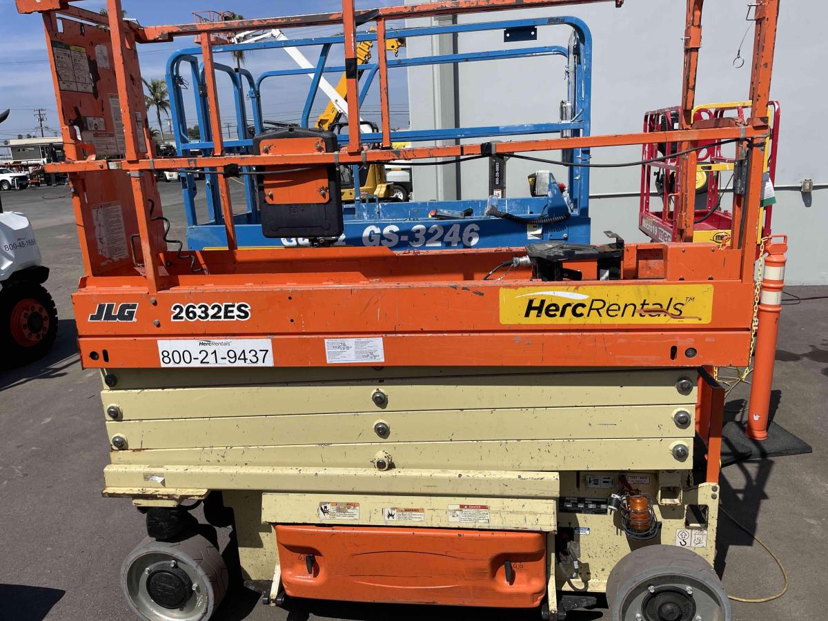 2018 JLG 2632ES