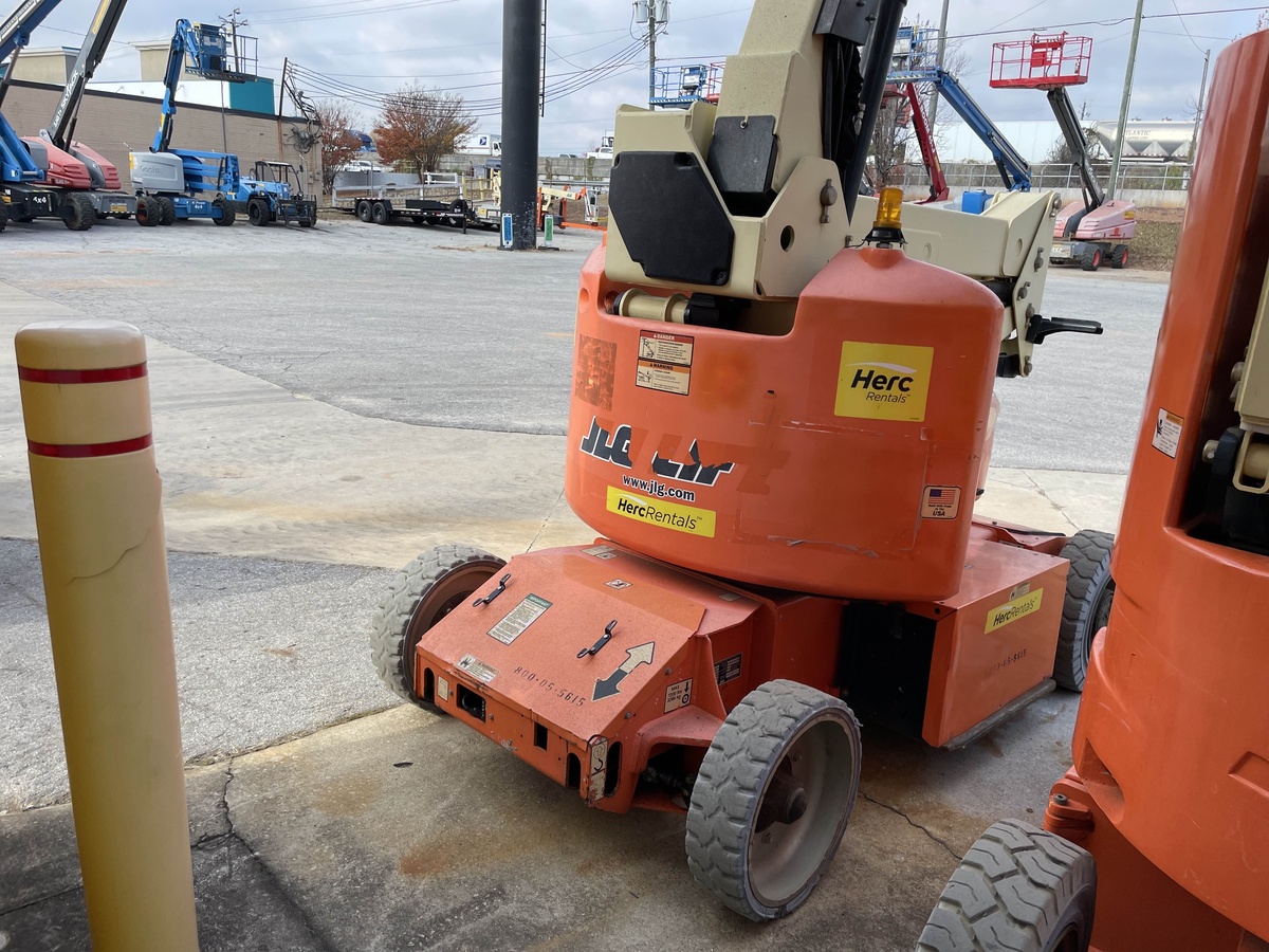 2015 JLG E400AJP-6