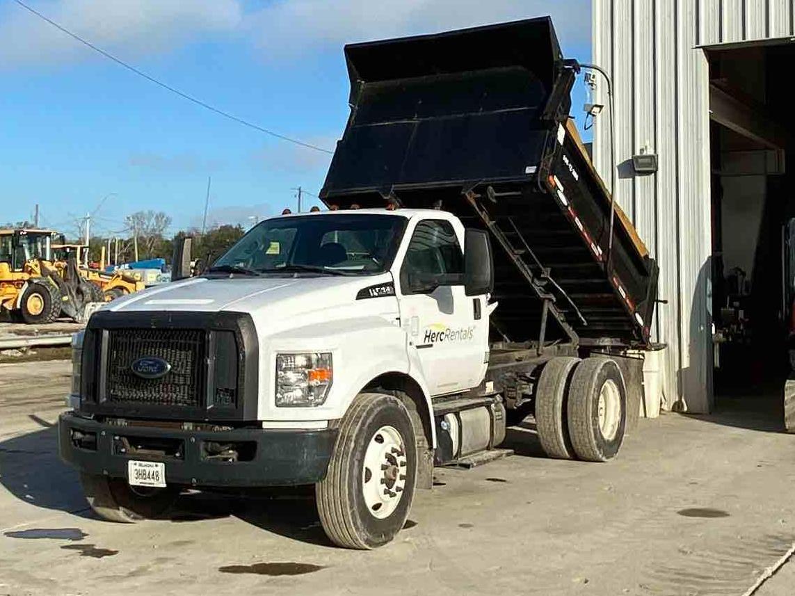 2017 Ford F750-3