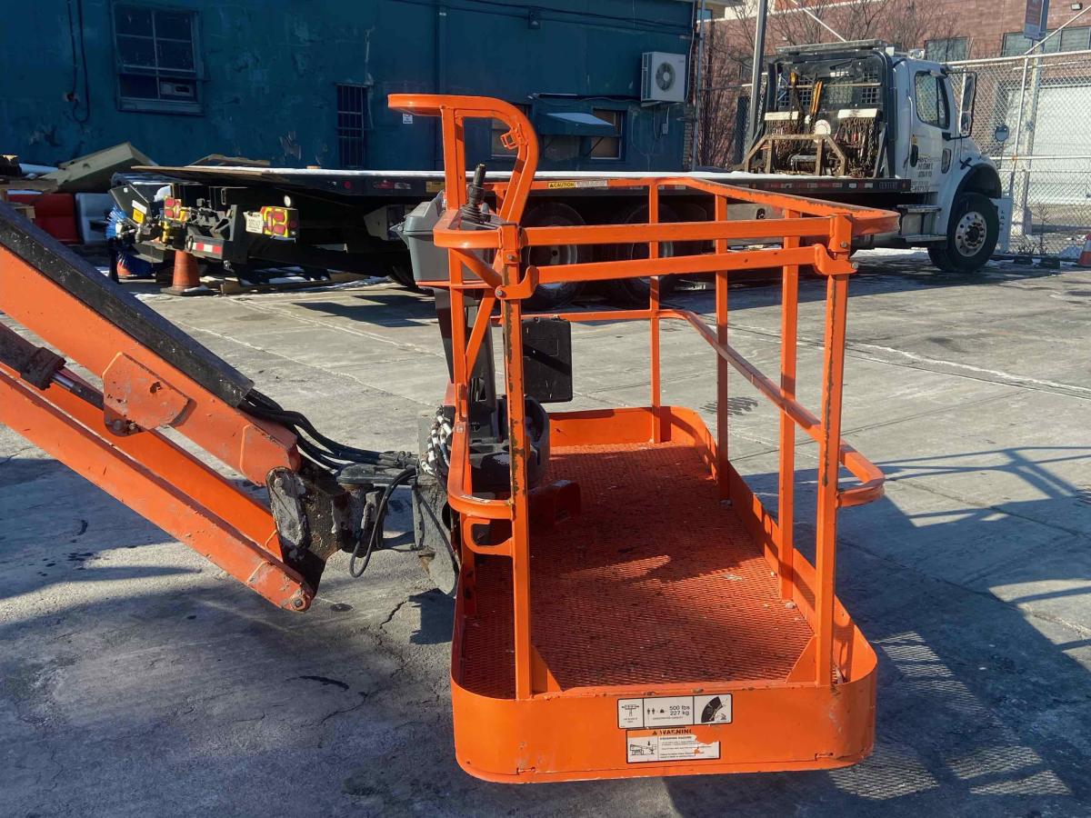 2016 JLG 600AJ