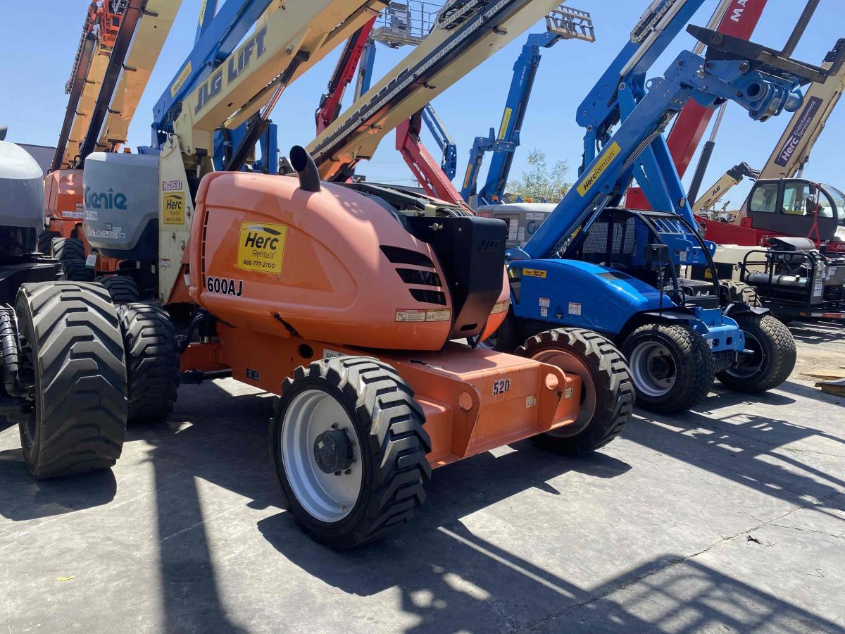 2015 JLG 600AJ