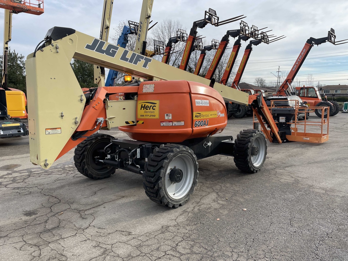 2012 JLG 600AJ-5