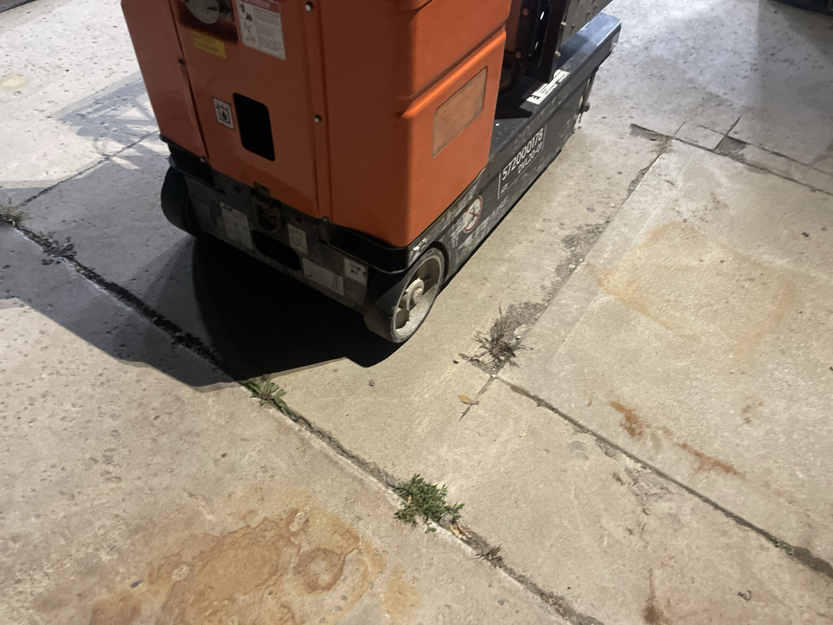 2002 JLG 20DVL-9