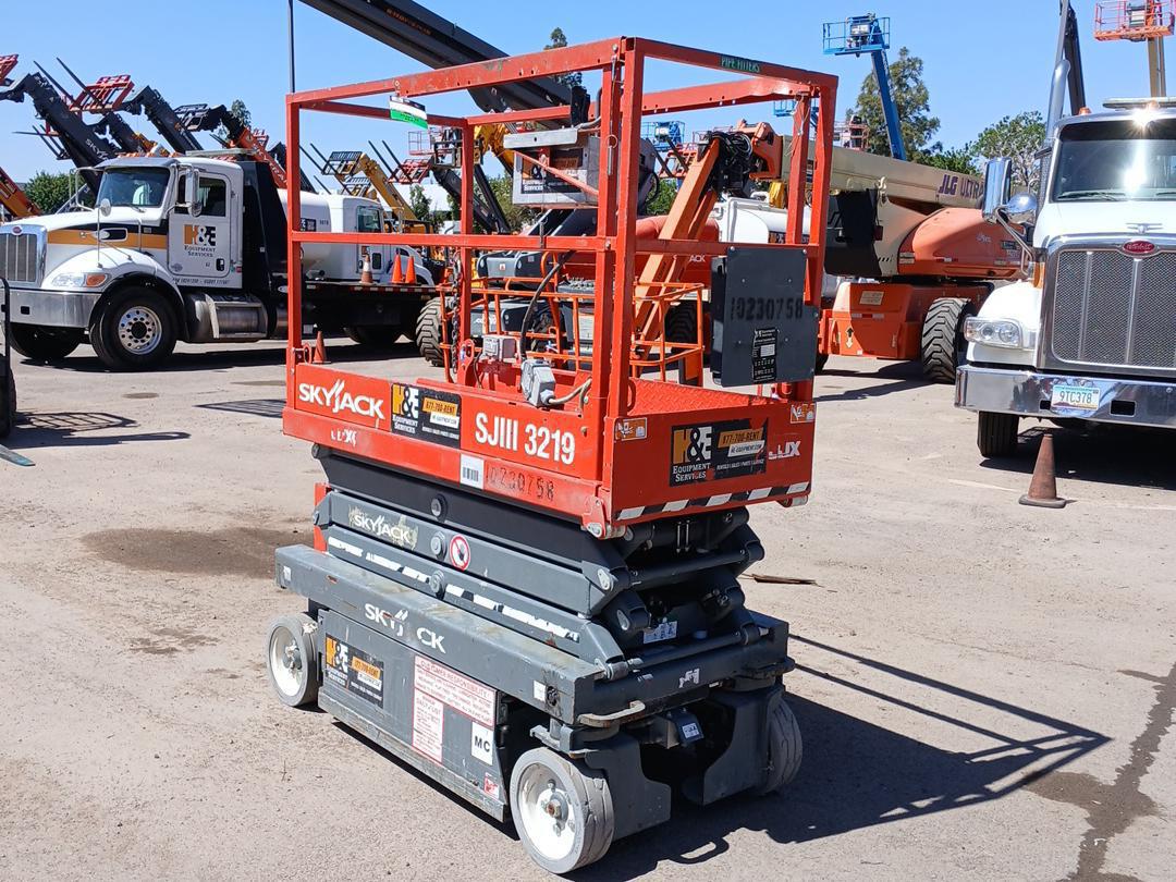 2017 Skyjack SJ3219