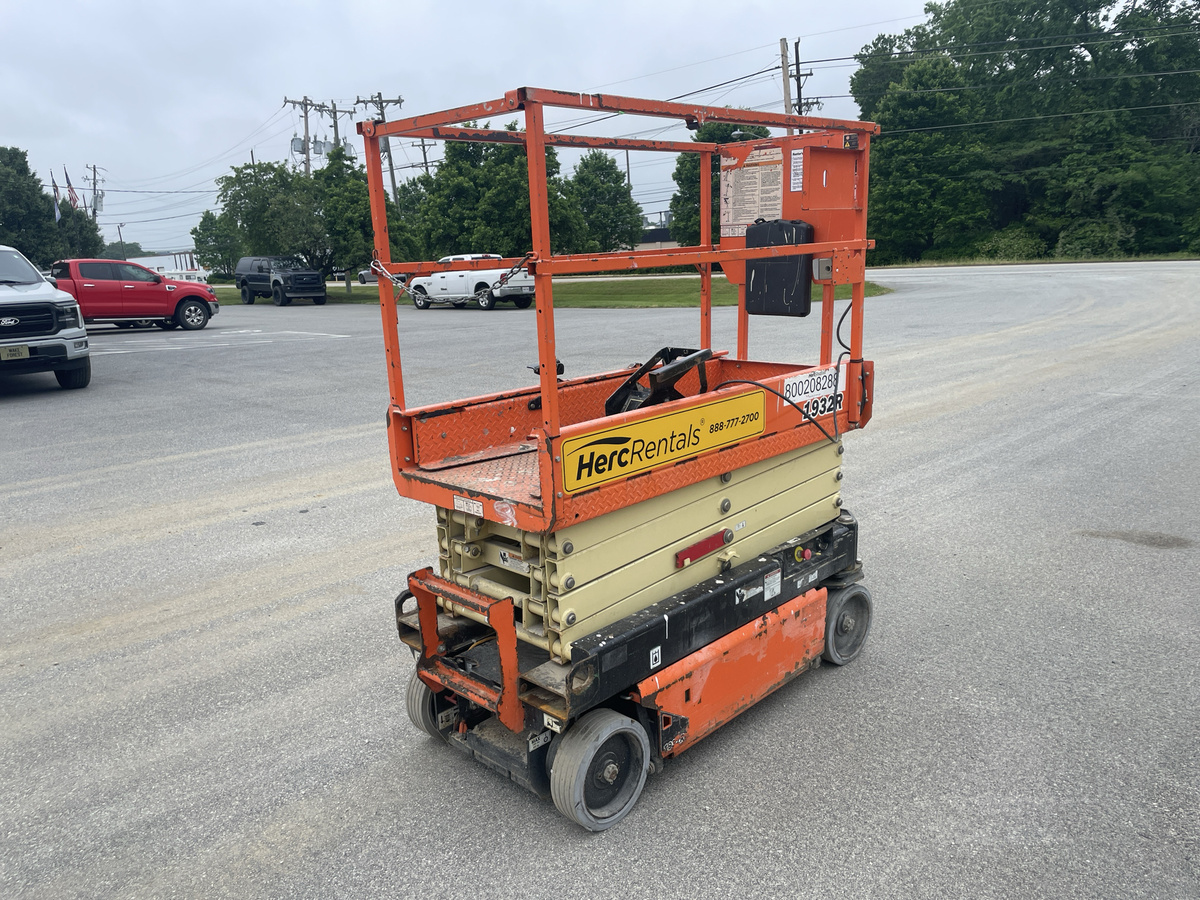 2018 JLG 1932R-5
