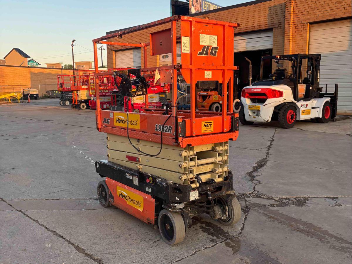2018 JLG 1932R