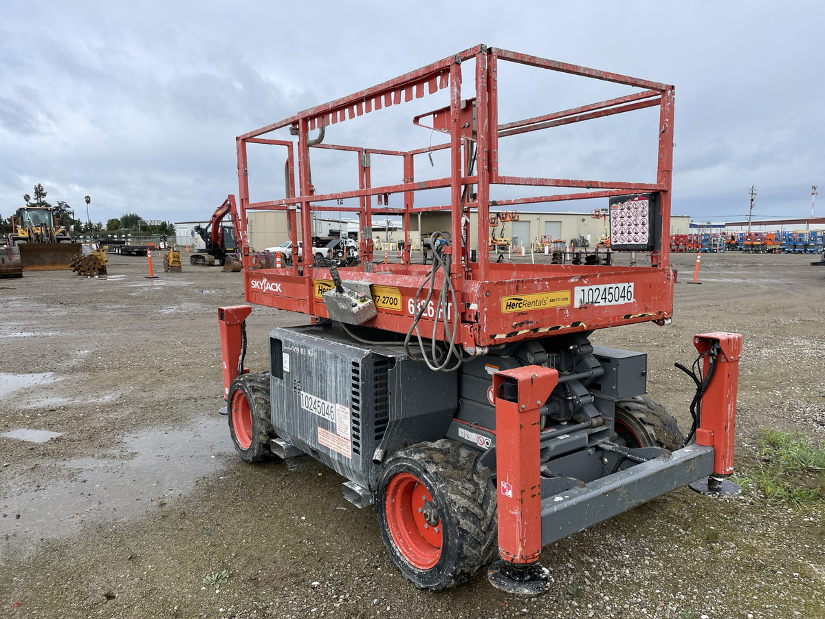 2018 Skyjack SJ-6826RT-5