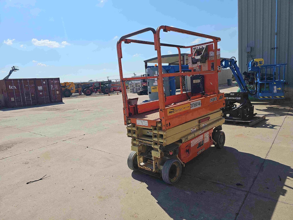 2017 JLG 1930ES