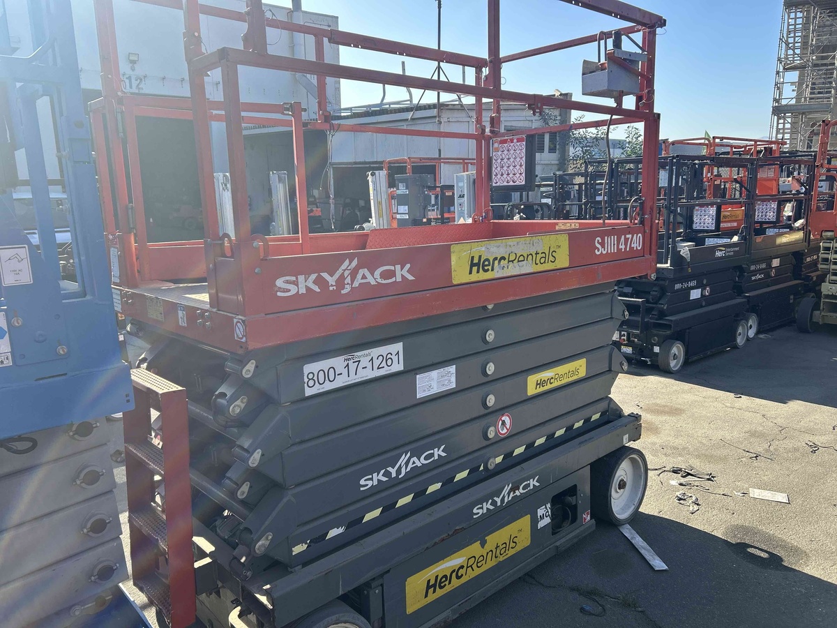 2017 Skyjack SJ4740-4