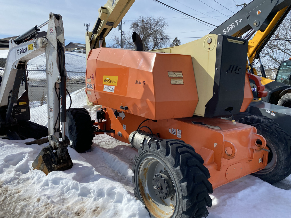 2017 JLG 800AJ-3