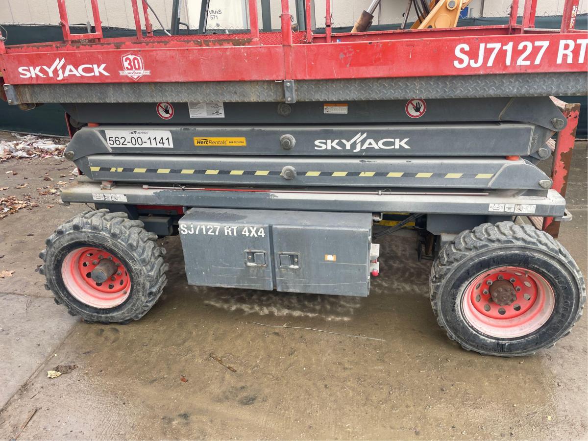 2015 Skyjack SJ-7127RT