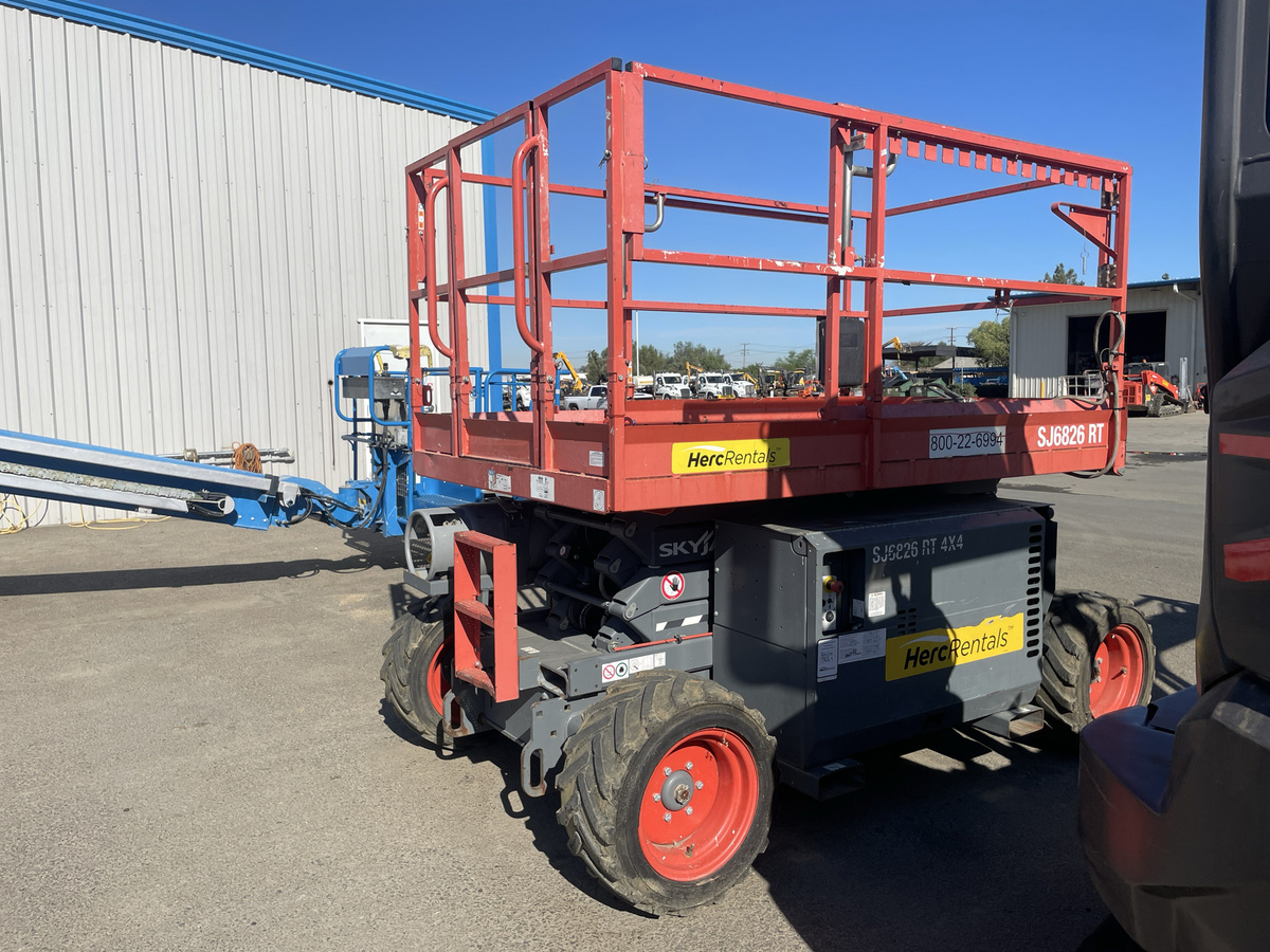 2018 Skyjack SJ-6826RT-2
