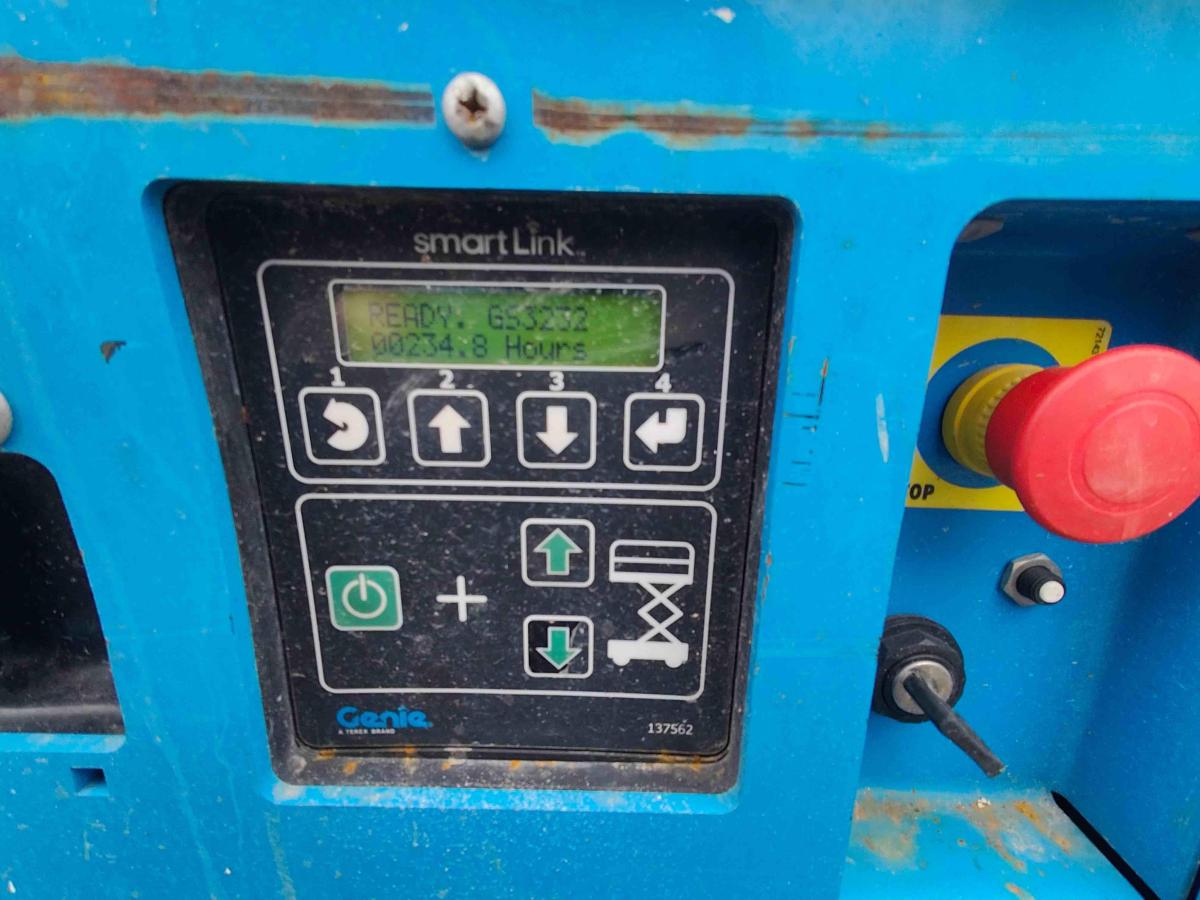 2016 Genie GS-3232