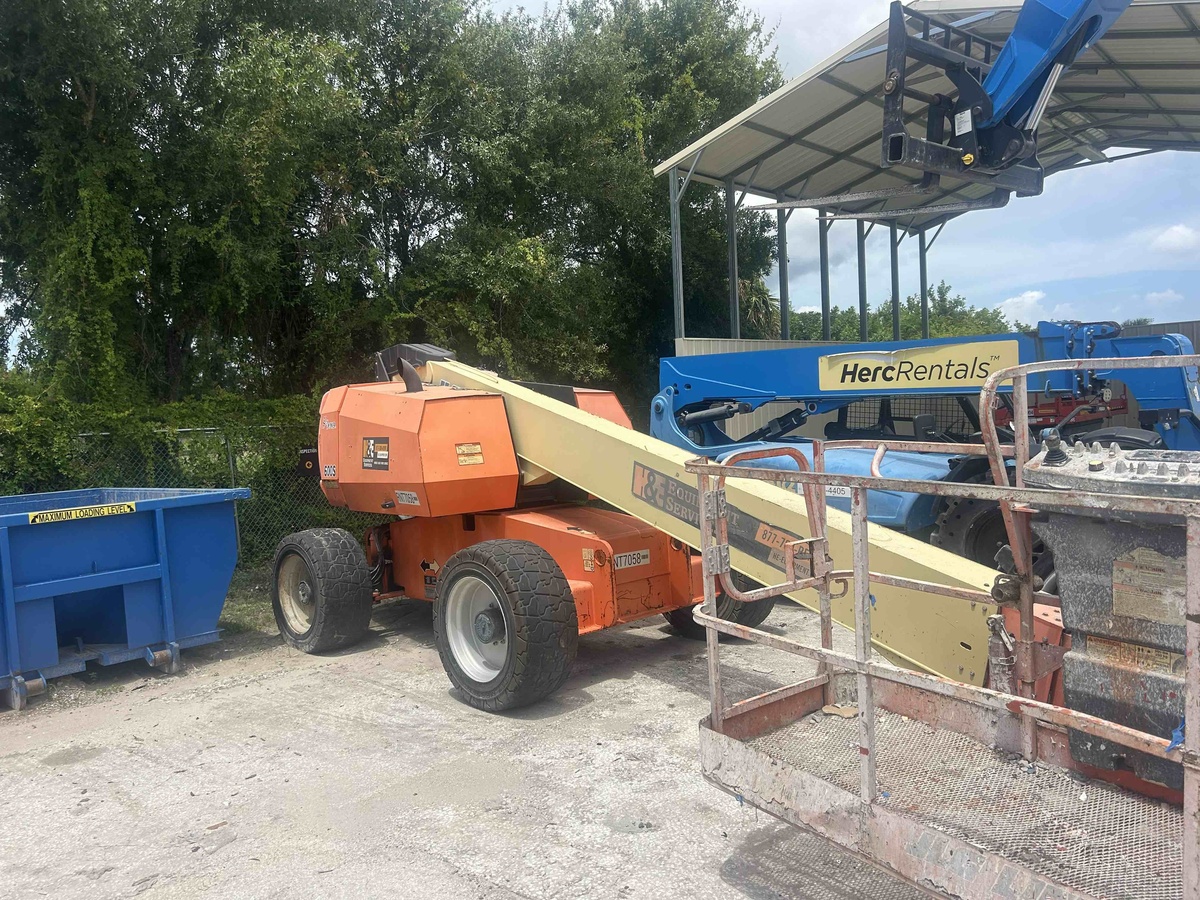 2017 JLG 600S-1