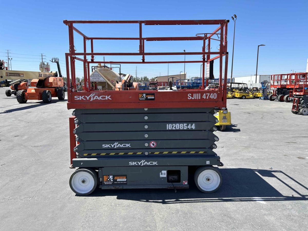 2017 Skyjack SJ4740