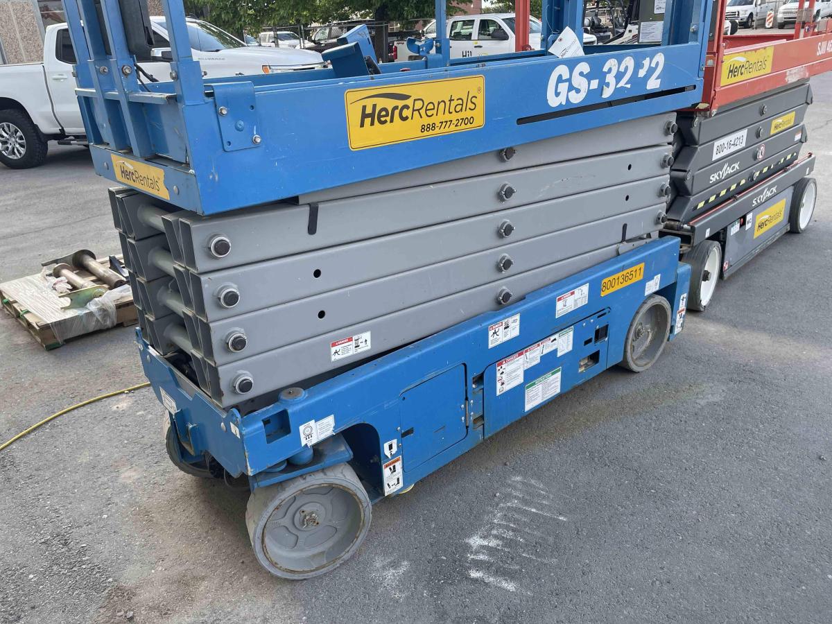 2016 Genie GS-3232