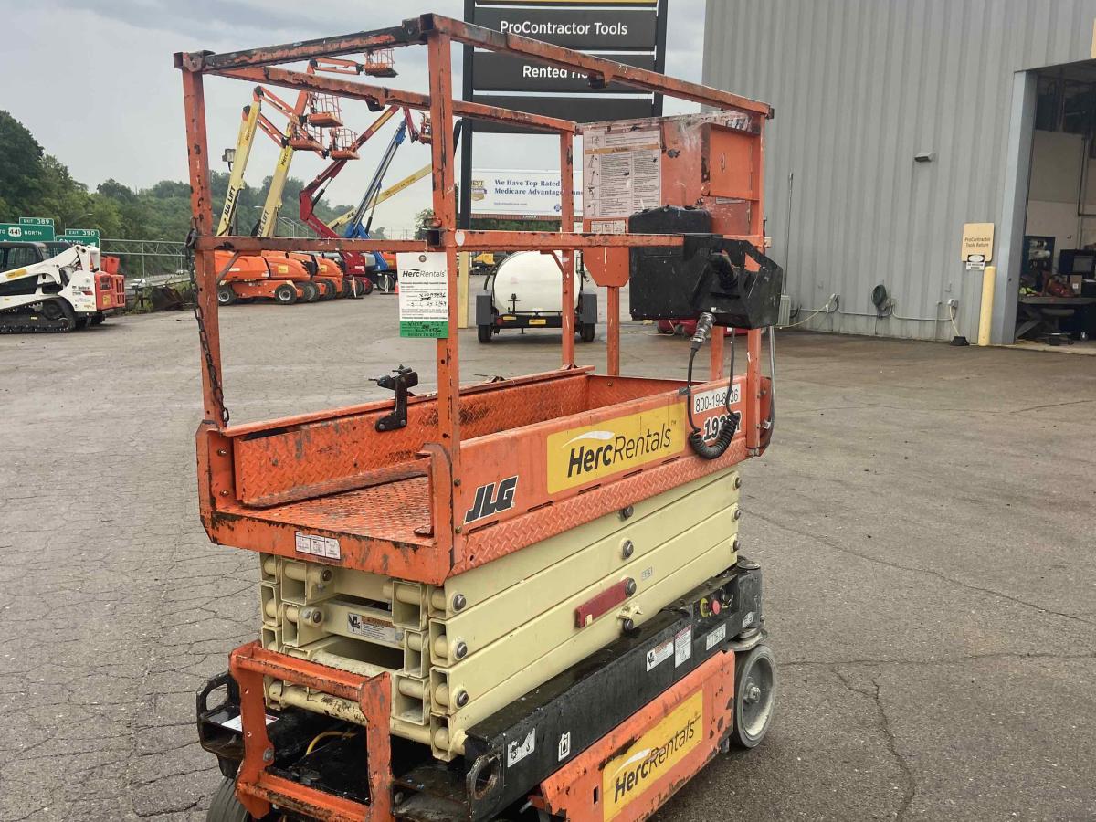2018 JLG 1932R