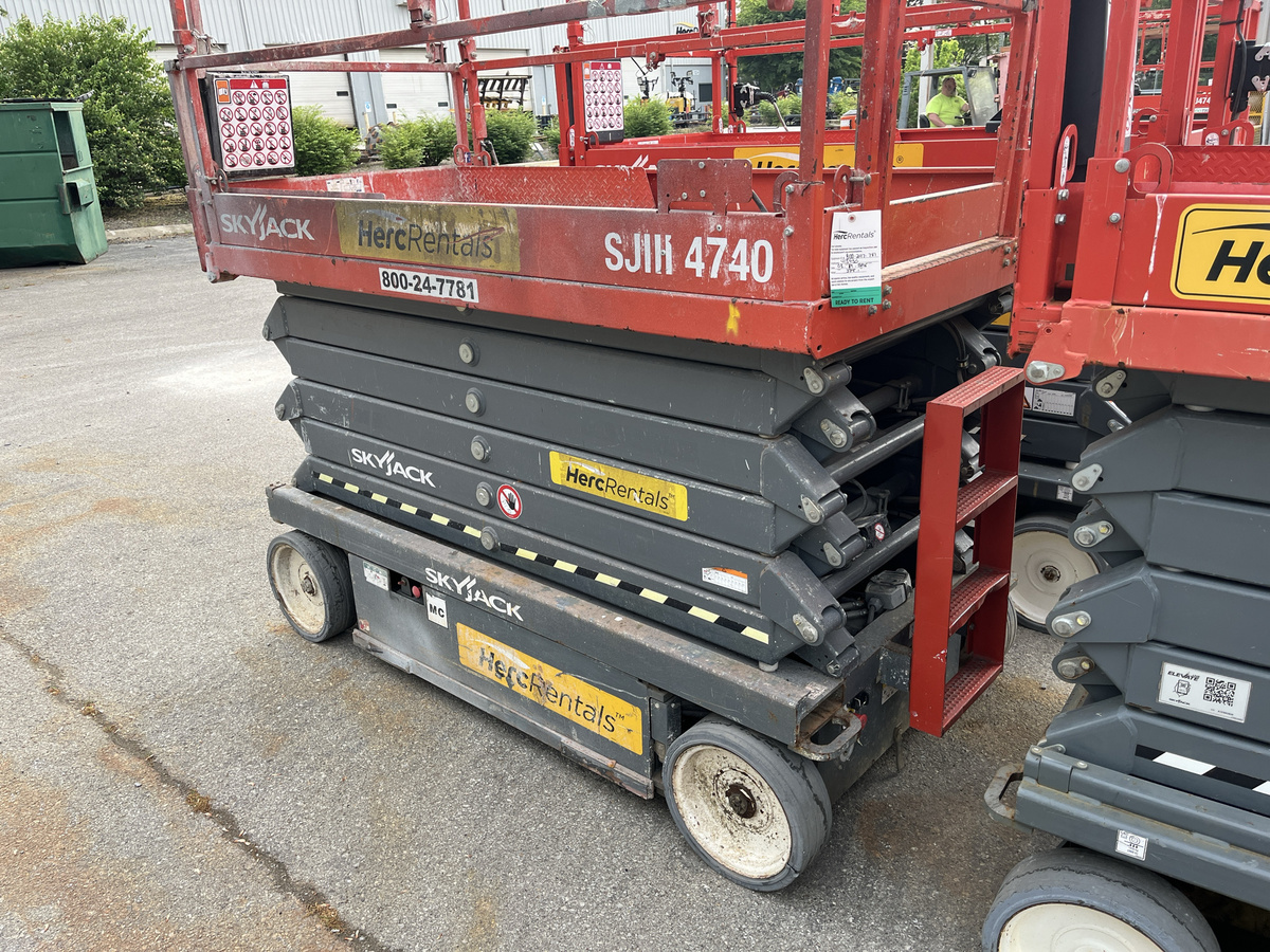 2019 Skyjack SJ4740