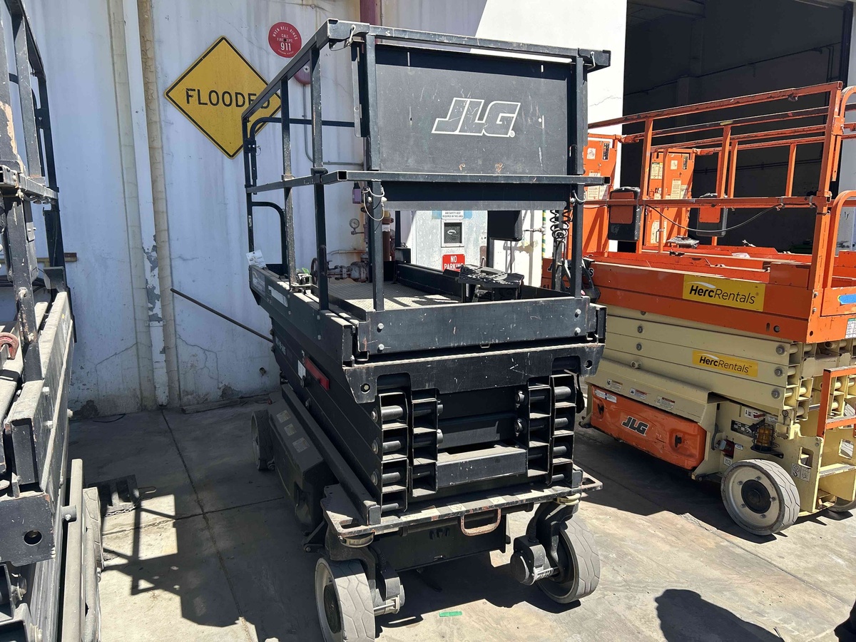 2017 JLG 3246ES-2